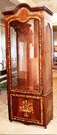 armoire and vitrin